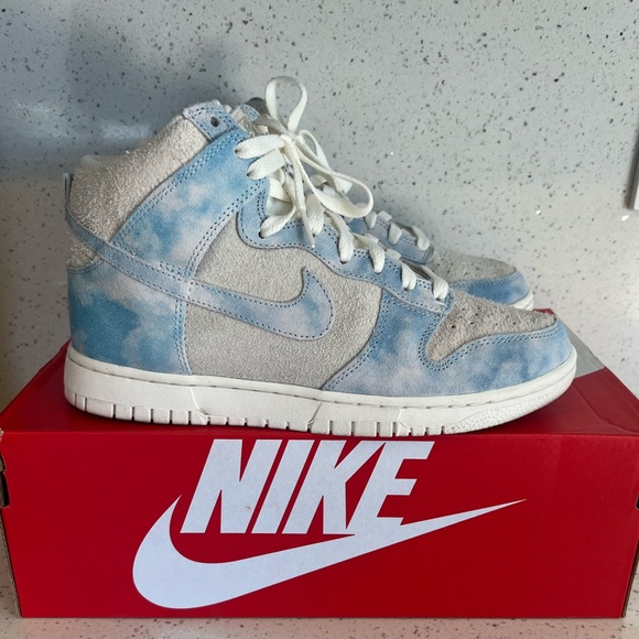 Nike Dunk High SE 'Celestine Blue Sail' - Picture 2 of 5